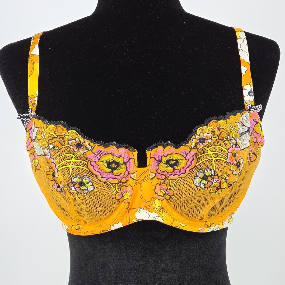 Savage X Fenty Floral Lace Underwire Bra in Yellow with Pink Accents